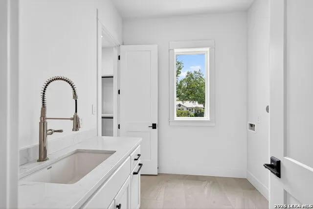 255 CLAYWELL DR Alamo Heights, TX 78209