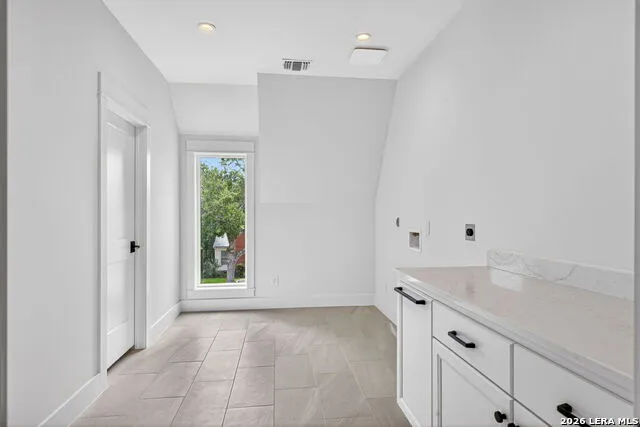 255 CLAYWELL DR Alamo Heights, TX 78209