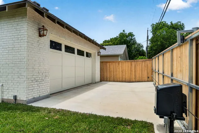 255 CLAYWELL DR Alamo Heights, TX 78209