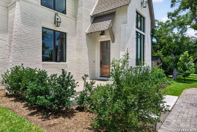 255 CLAYWELL DR Alamo Heights, TX 78209