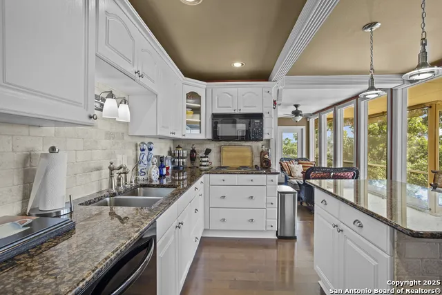 481 Private Road 2610 Mico, TX 78056