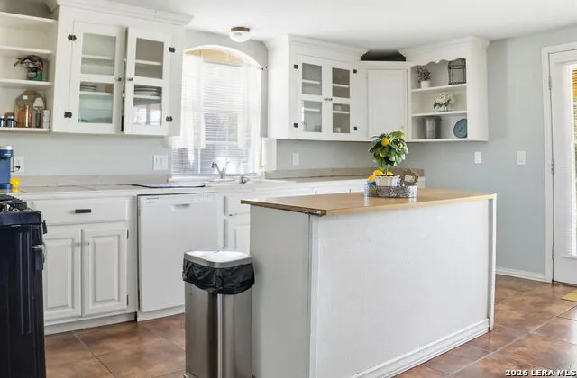 116 Matlock Poth, TX 78147