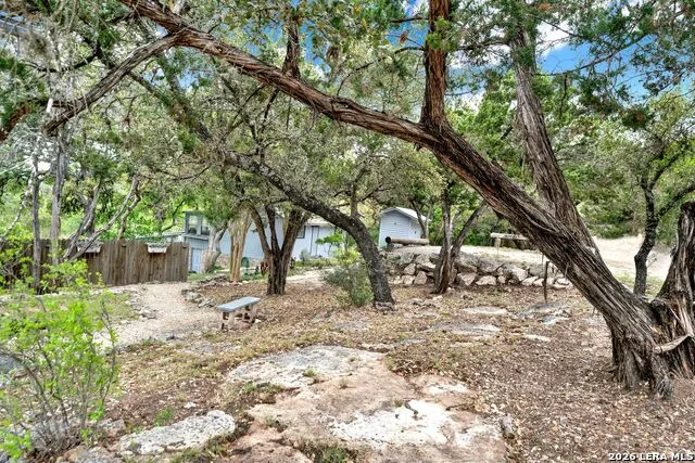 137 Hilltop Loop East Lakehills, TX 78063