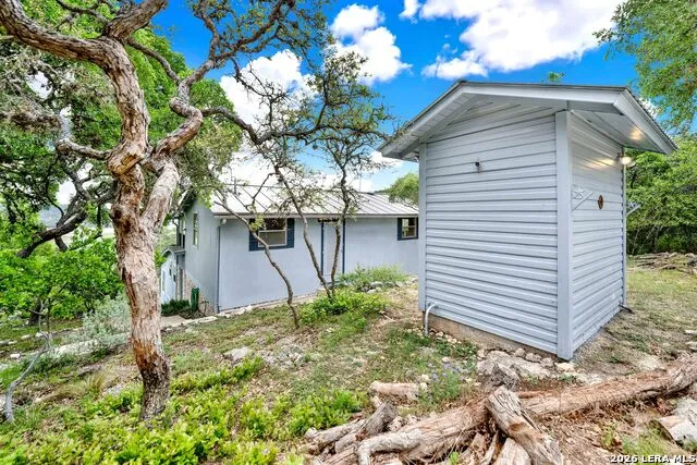 137 Hilltop Loop East Lakehills, TX 78063