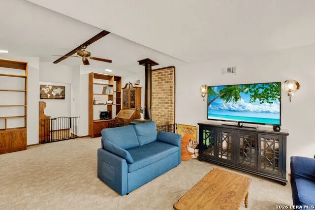 137 Hilltop Loop East Lakehills, TX 78063