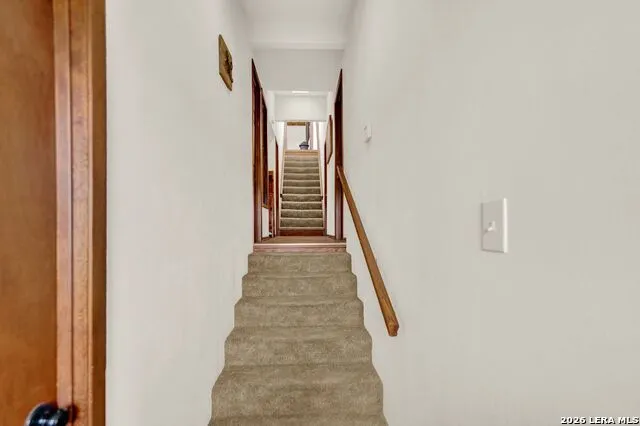 137 Hilltop Loop East Lakehills, TX 78063