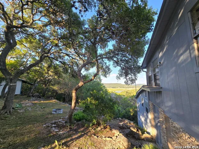 137 Hilltop Loop East Lakehills, TX 78063
