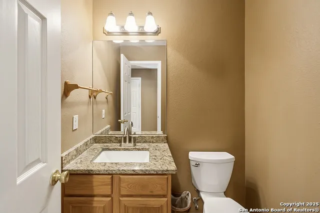 146 Village Path Castroville, TX 78009