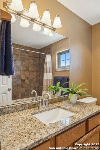 146 Village Path Castroville, TX 78009