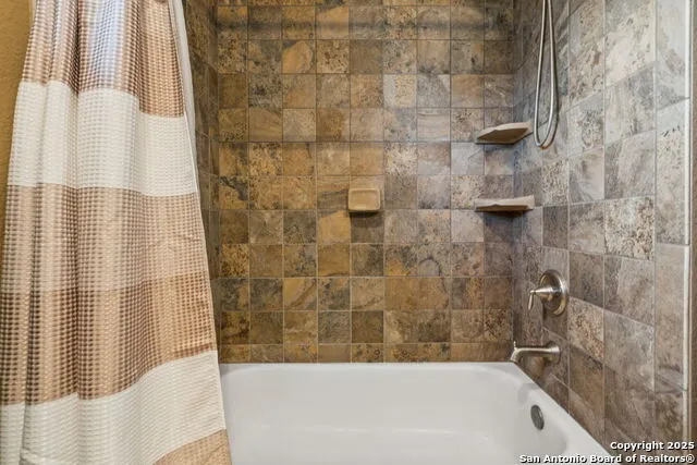 146 Village Path Castroville, TX 78009