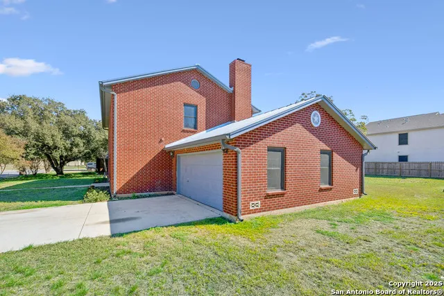 146 Village Path Castroville, TX 78009