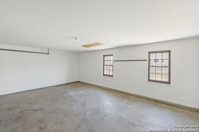 146 Village Path Castroville, TX 78009