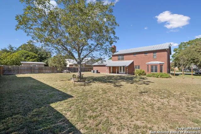 146 Village Path Castroville, TX 78009