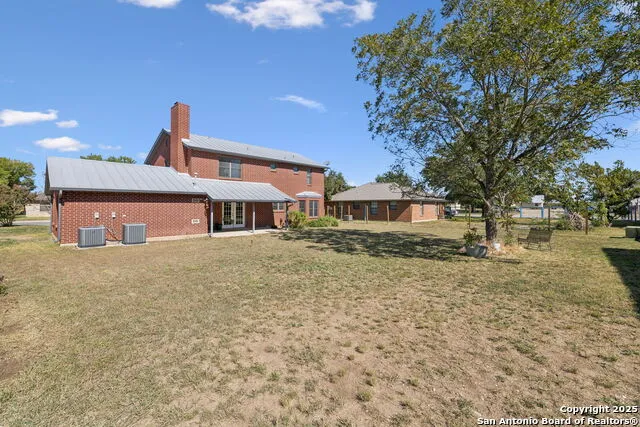 146 Village Path Castroville, TX 78009