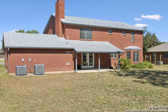 146 Village Path Castroville, TX 78009