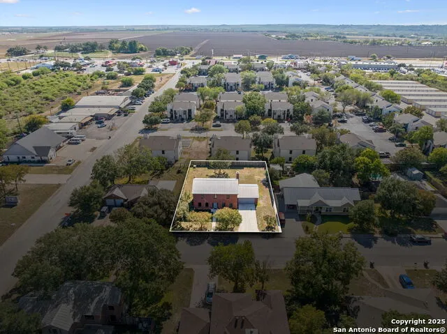 146 Village Path Castroville, TX 78009
