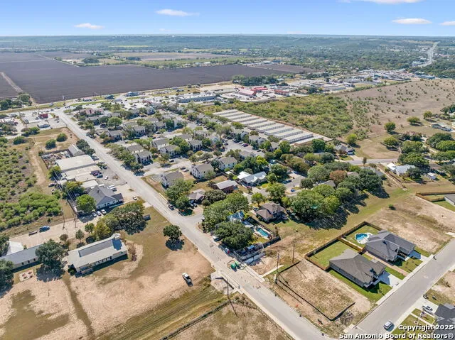 146 Village Path Castroville, TX 78009