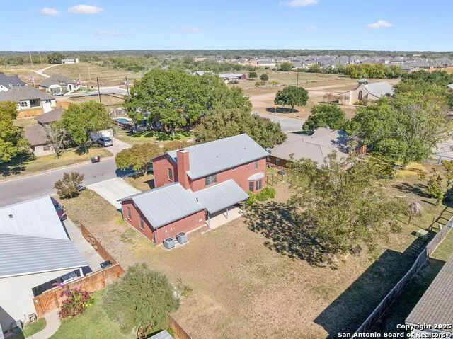 146 Village Path Castroville, TX 78009