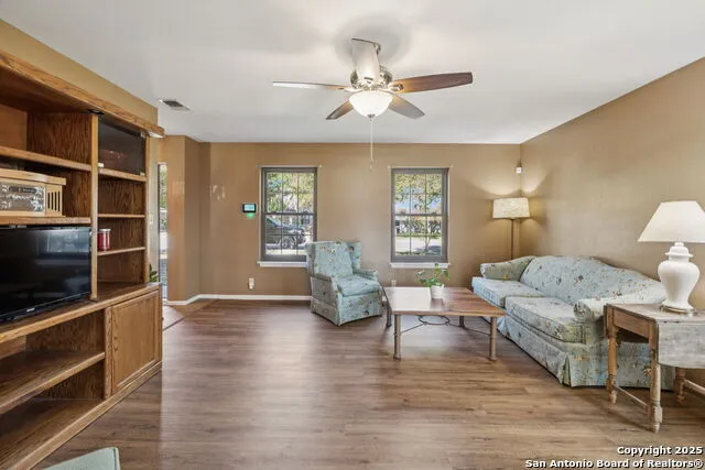 146 Village Path Castroville, TX 78009