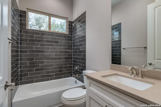 153 Spotted Horse Trail Bandera, TX 78003