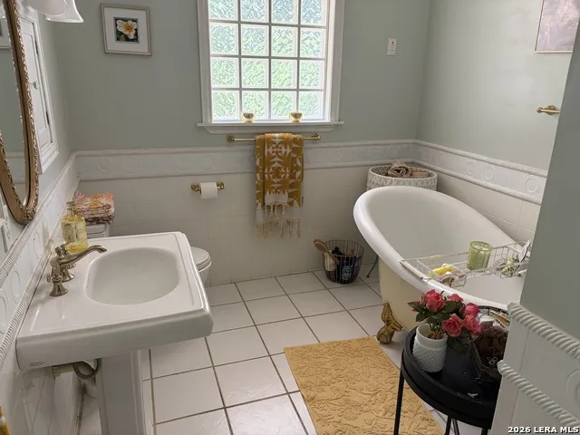 815 Getty Uvalde, TX 78801