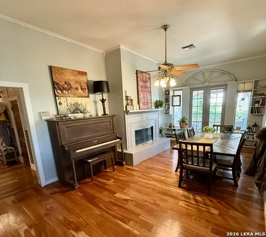 815 Getty Uvalde, TX 78801