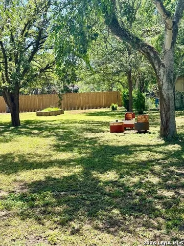 815 Getty Uvalde, TX 78801