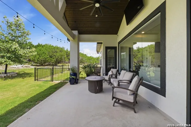 212 HIGH POINT CIR Spring Branch, TX 78070