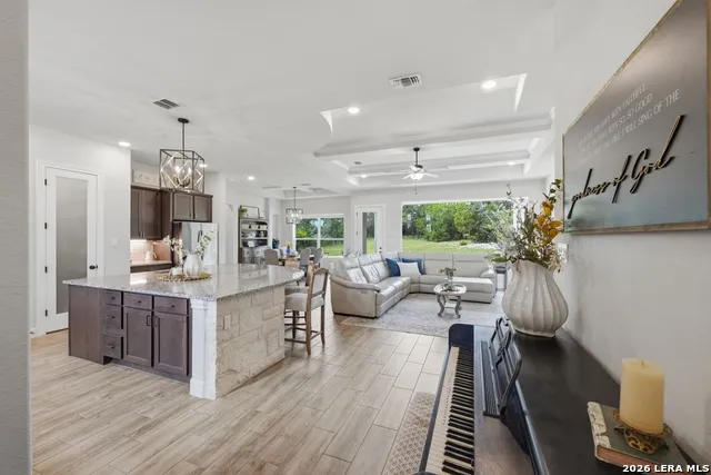 212 HIGH POINT CIR Spring Branch, TX 78070
