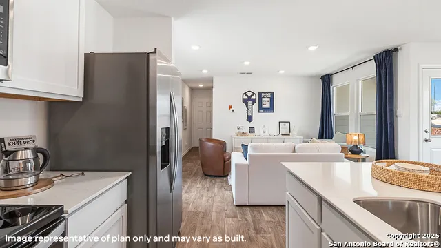2056 Giant Cactus San Antonio, TX 78221