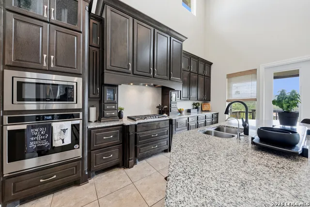 18806 Canyon View Pass Helotes, TX 78023
