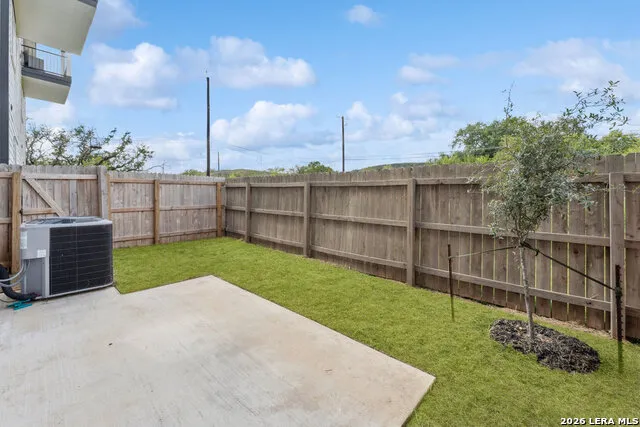21419 SIR WALTER LN #21419 Unit 21419 San Antonio, TX 78256