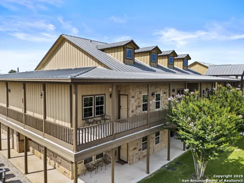 1554 Gruene Rd #A5