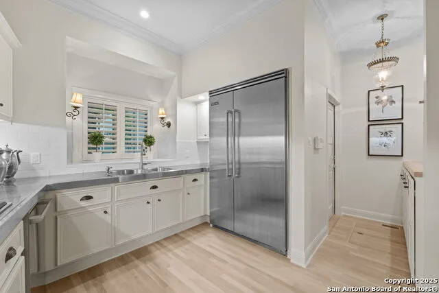 110 KENNEDY AVE #6 Alamo Heights, TX 78209