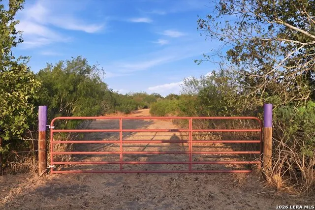 8251 COUNTY ROAD 106 Beeville, TX 78102