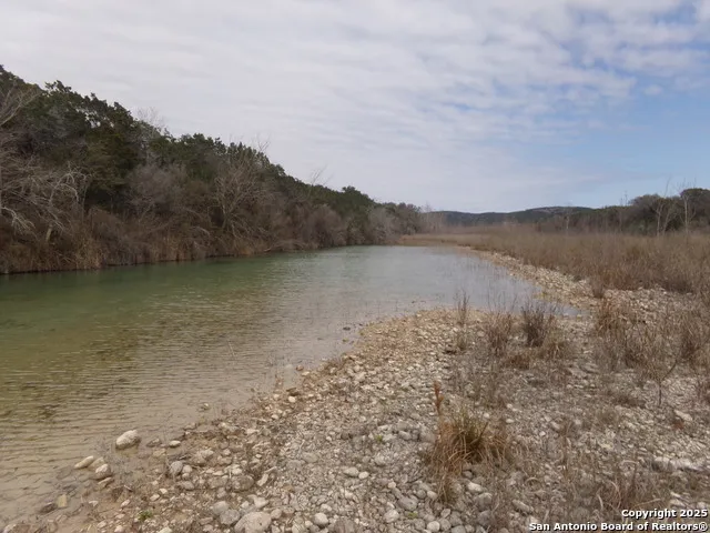 5 Pvt rd 2560 Uvalde, TX 78838