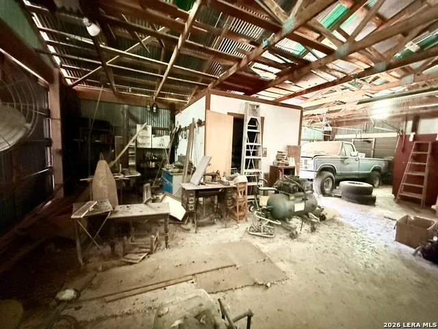 174 Waterman Ln Pipe Creek, TX 78063