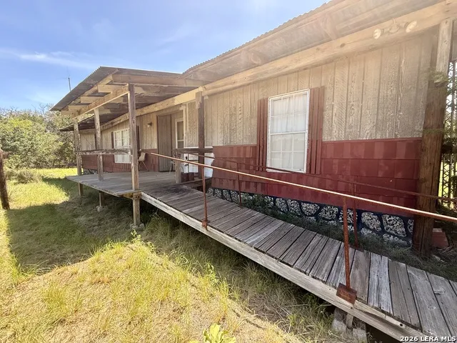 174 Waterman Ln Pipe Creek, TX 78063