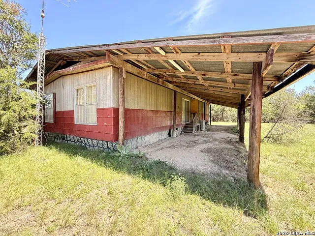 174 Waterman Ln Pipe Creek, TX 78063