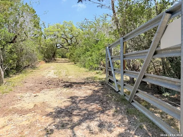 174 Waterman Ln Pipe Creek, TX 78063