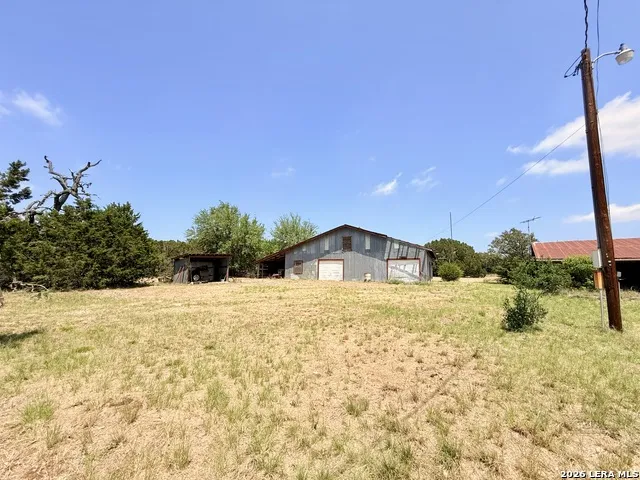 174 Waterman Ln Pipe Creek, TX 78063