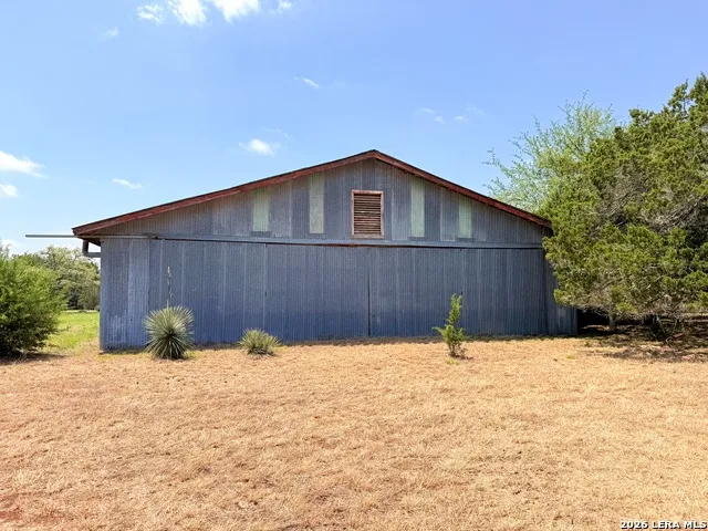 174 Waterman Ln Pipe Creek, TX 78063
