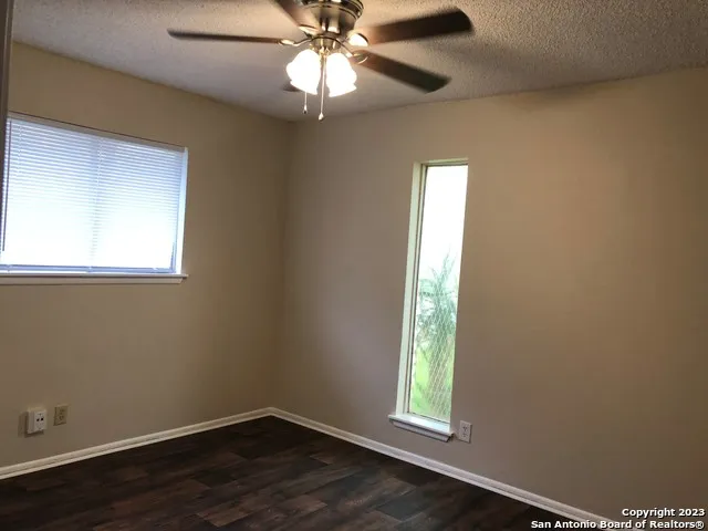 205 BEVERLY DR Schertz, TX 78154