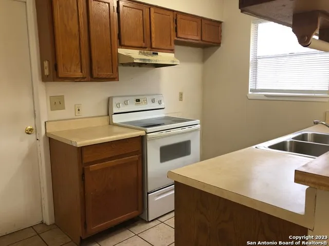 205 BEVERLY DR Schertz, TX 78154