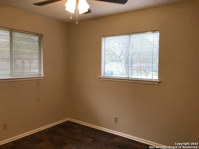 205 BEVERLY DR Schertz, TX 78154