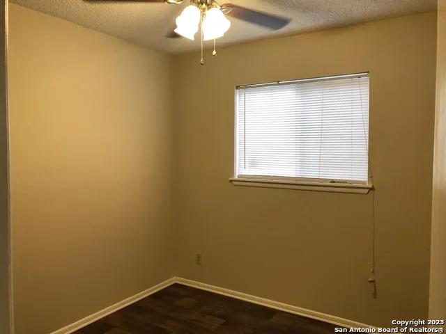 205 BEVERLY DR Schertz, TX 78154