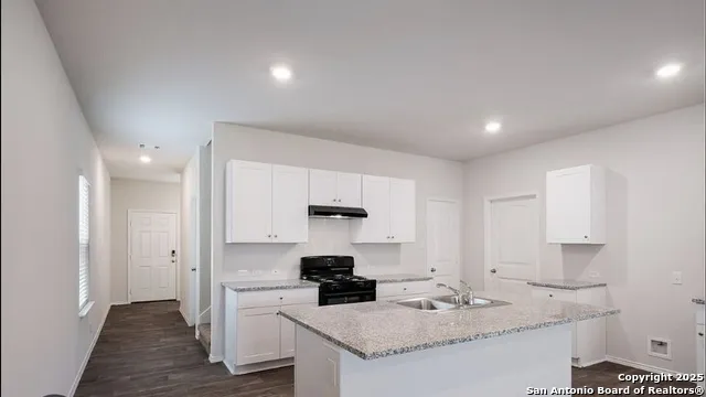 149 Middle Green Floresville, TX 78114