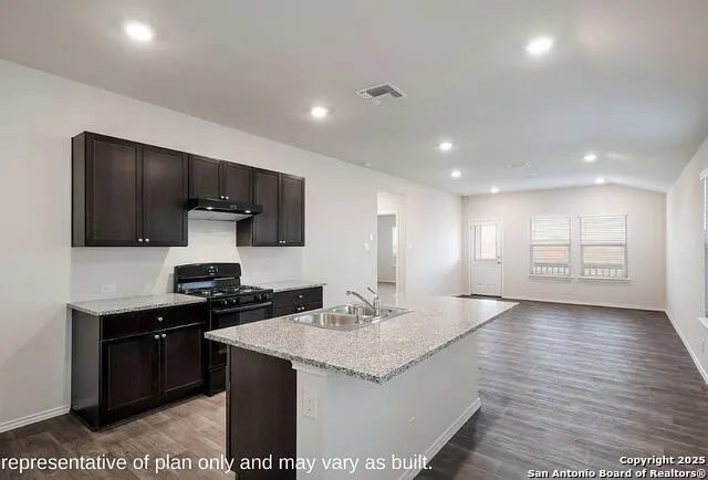 149 Middle Green Floresville, TX 78114
