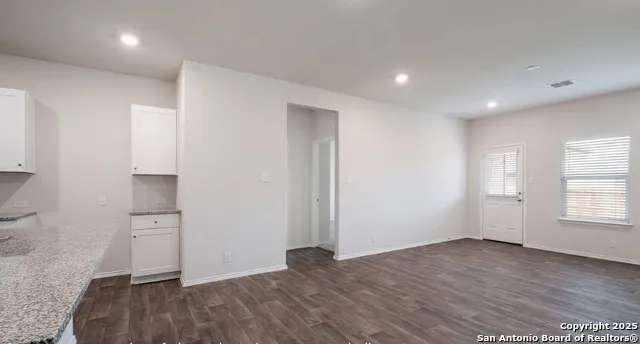 149 Middle Green Floresville, TX 78114