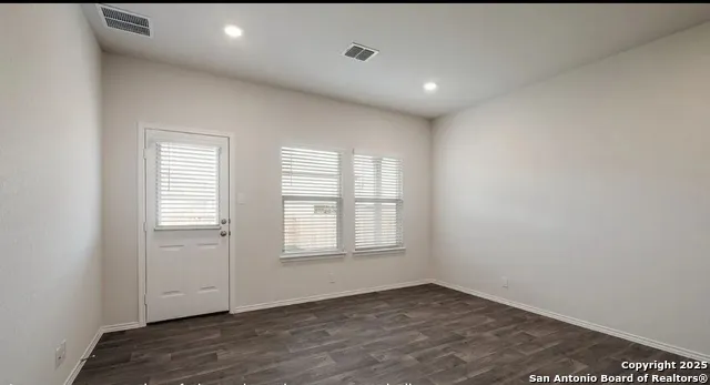 149 Middle Green Floresville, TX 78114